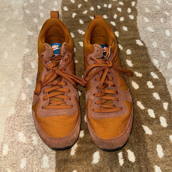 Nike sneakers - Picture 2 of 6